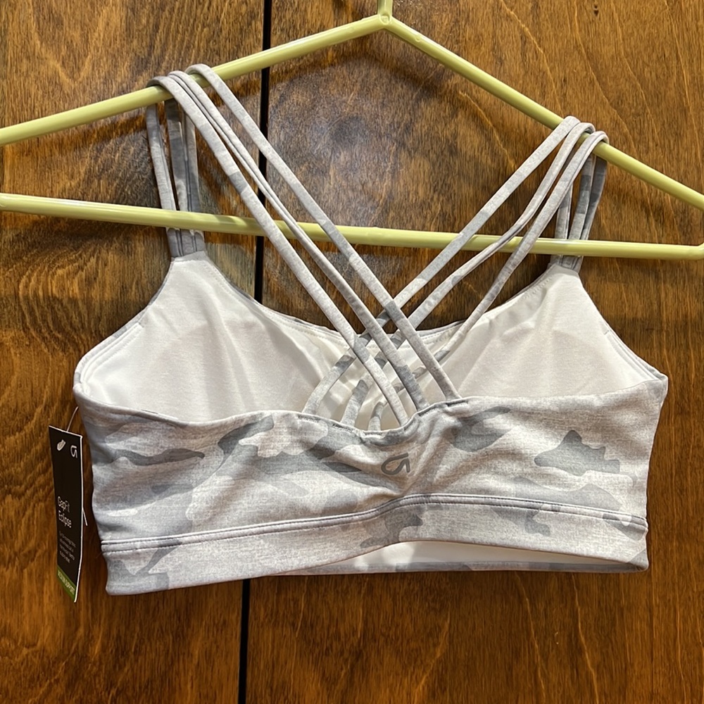 GapFit Eclipse Medium Support Strappy Sports Bra in Gray Camo NWT - Picture 3 of 4